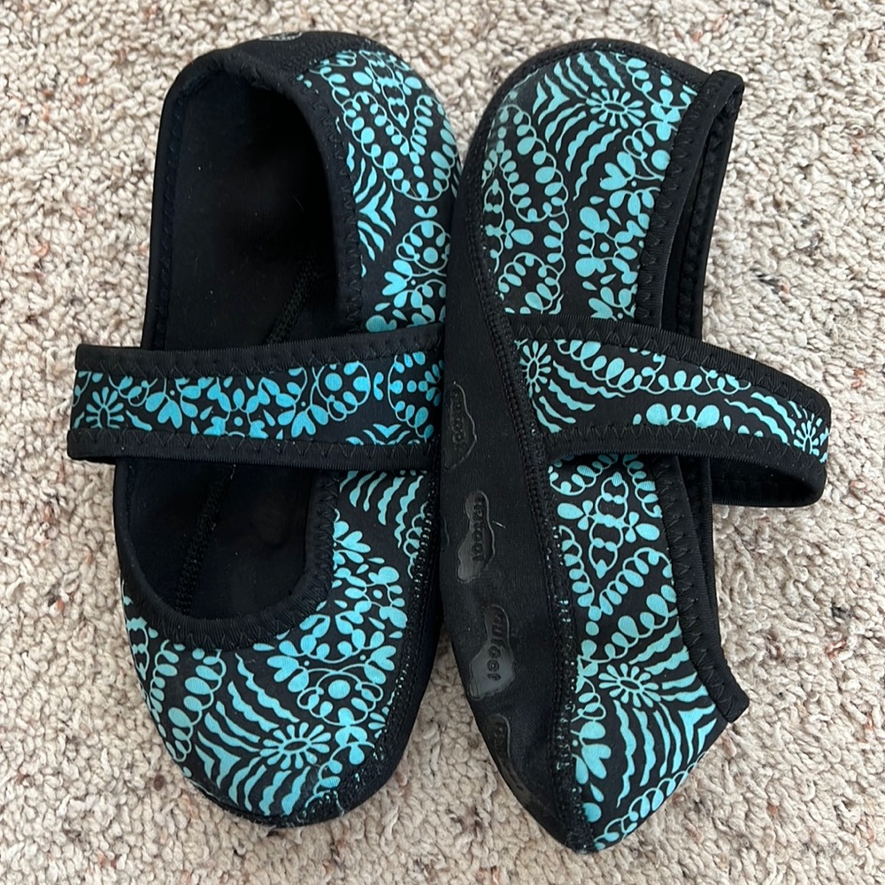 Women’s Nufoot Yoga Slippers with Grip Size Large
